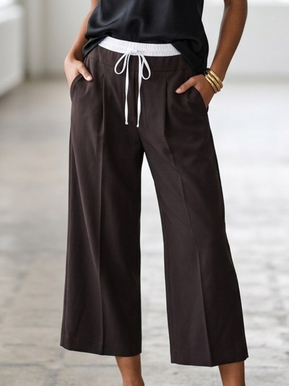 GAP Black Wide-Leg Drawstring Dress Pants with White Waist